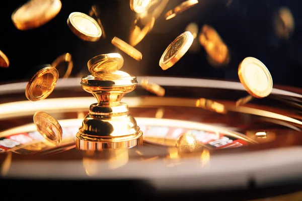 একটি উৎসবমুখর অনুষ্ঠানে স্মার্টফোন ব্যবহার করছেন একজন খেলোয়াড়—যা BK33–এর সম্পূর্ণ মোবাইল-ফ্রেন্ডলি অভিজ্ঞতাকে তুলে ধরে।